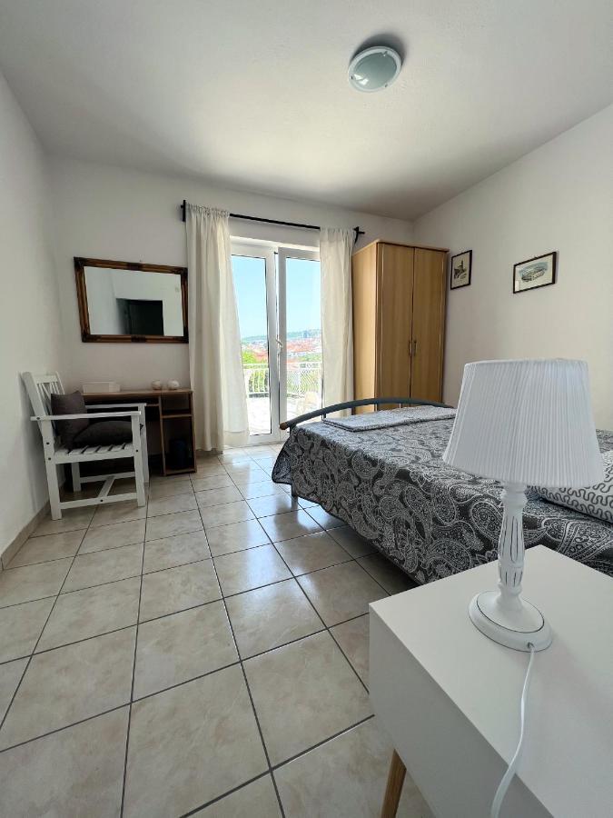 Central Studio Apartments & Dormitory Rooms Supetar Zewnętrze zdjęcie