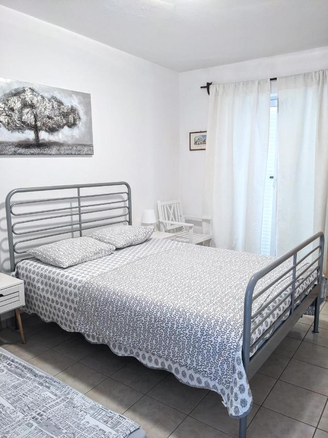 Central Studio Apartments & Dormitory Rooms Supetar Zewnętrze zdjęcie