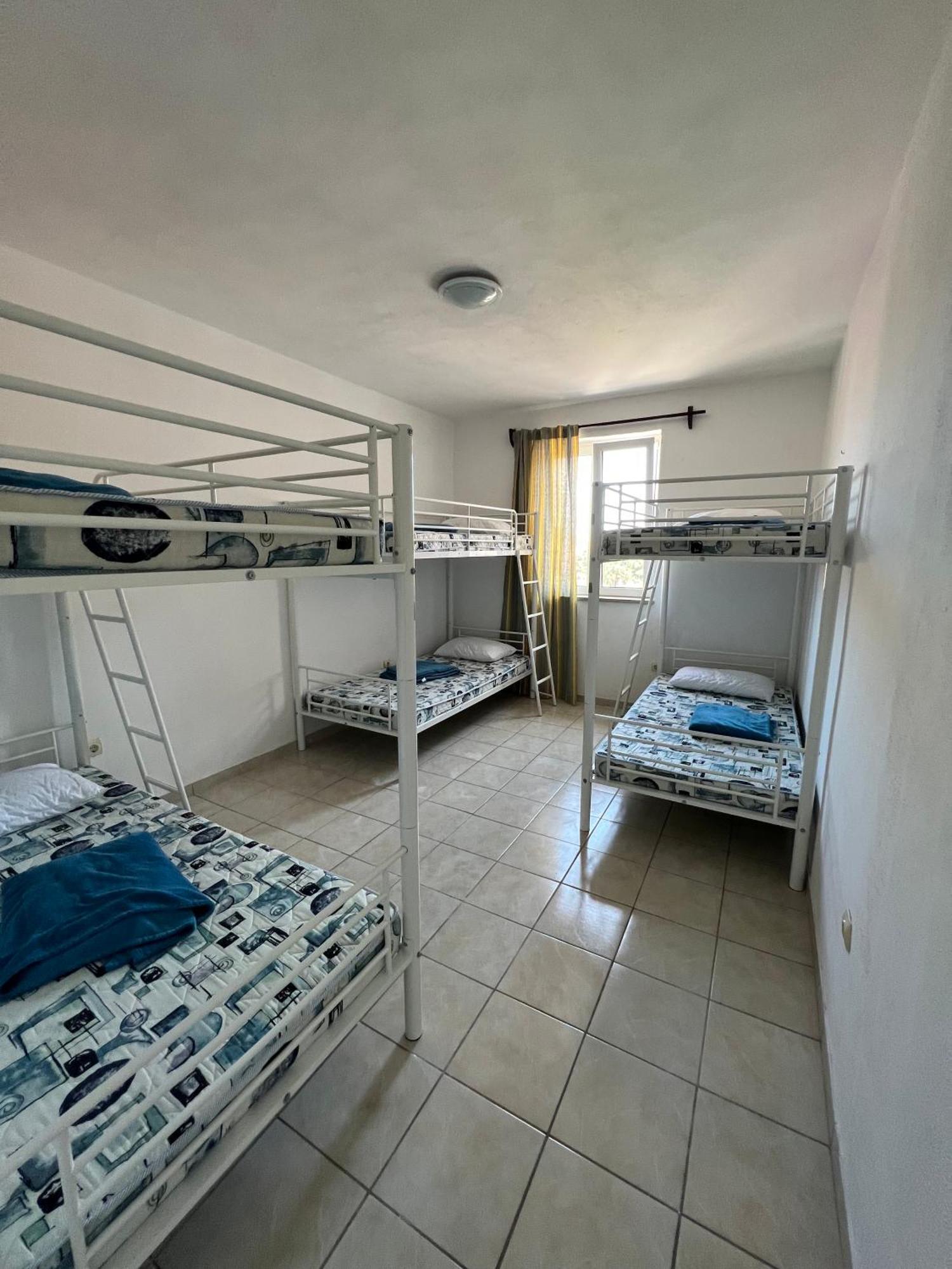 Central Studio Apartments & Dormitory Rooms Supetar Zewnętrze zdjęcie