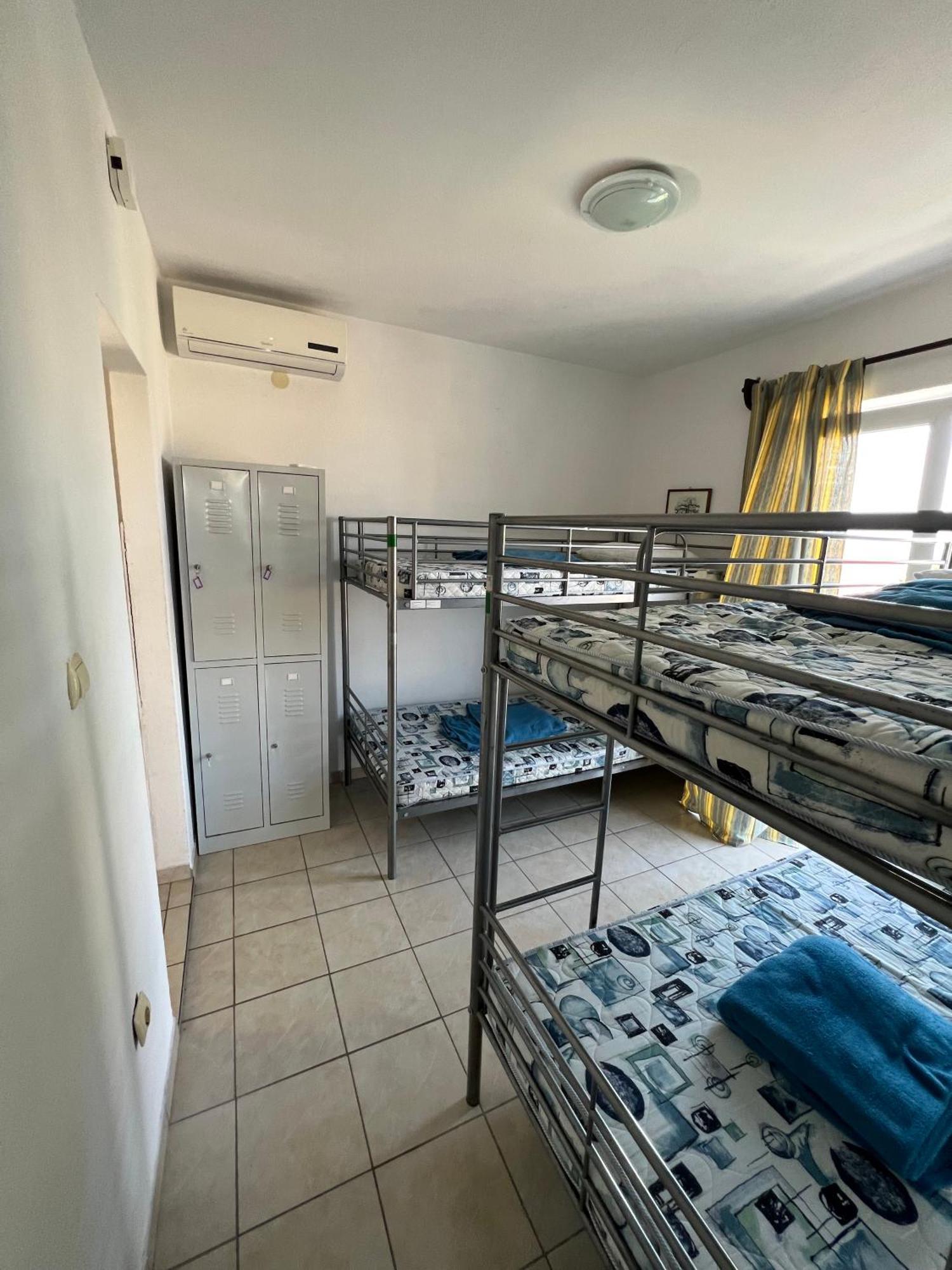 Central Studio Apartments & Dormitory Rooms Supetar Zewnętrze zdjęcie