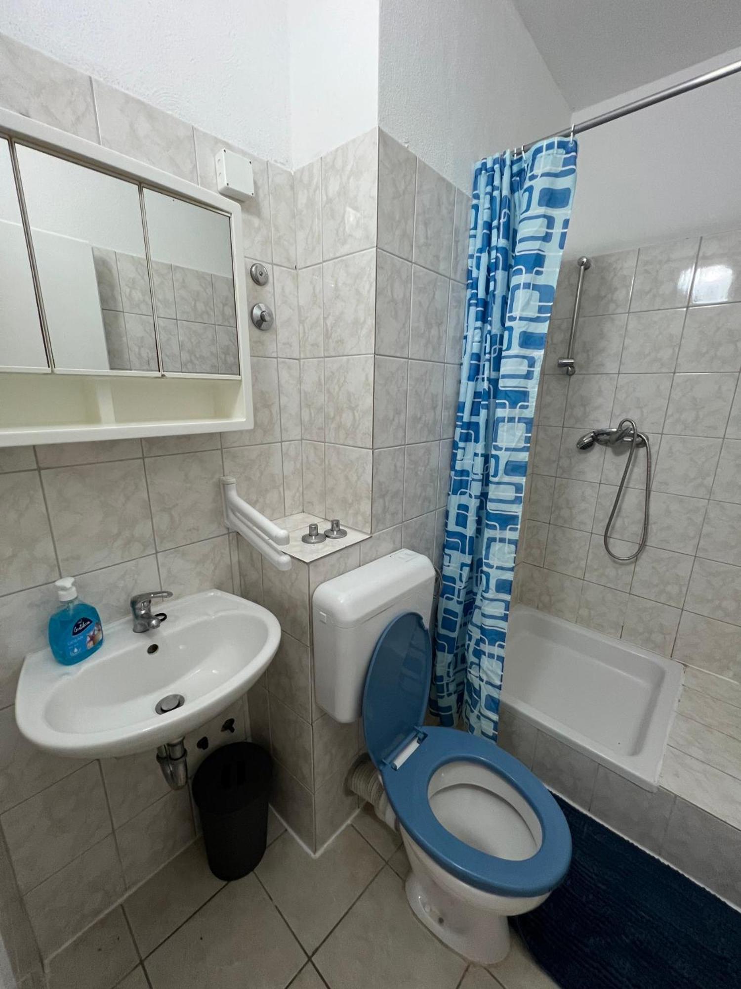 Central Studio Apartments & Dormitory Rooms Supetar Zewnętrze zdjęcie
