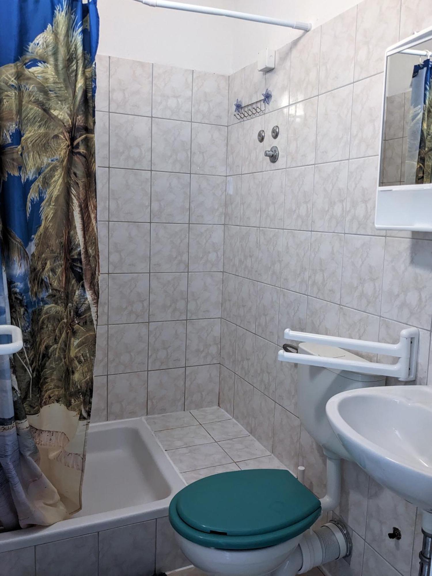 Central Studio Apartments & Dormitory Rooms Supetar Zewnętrze zdjęcie