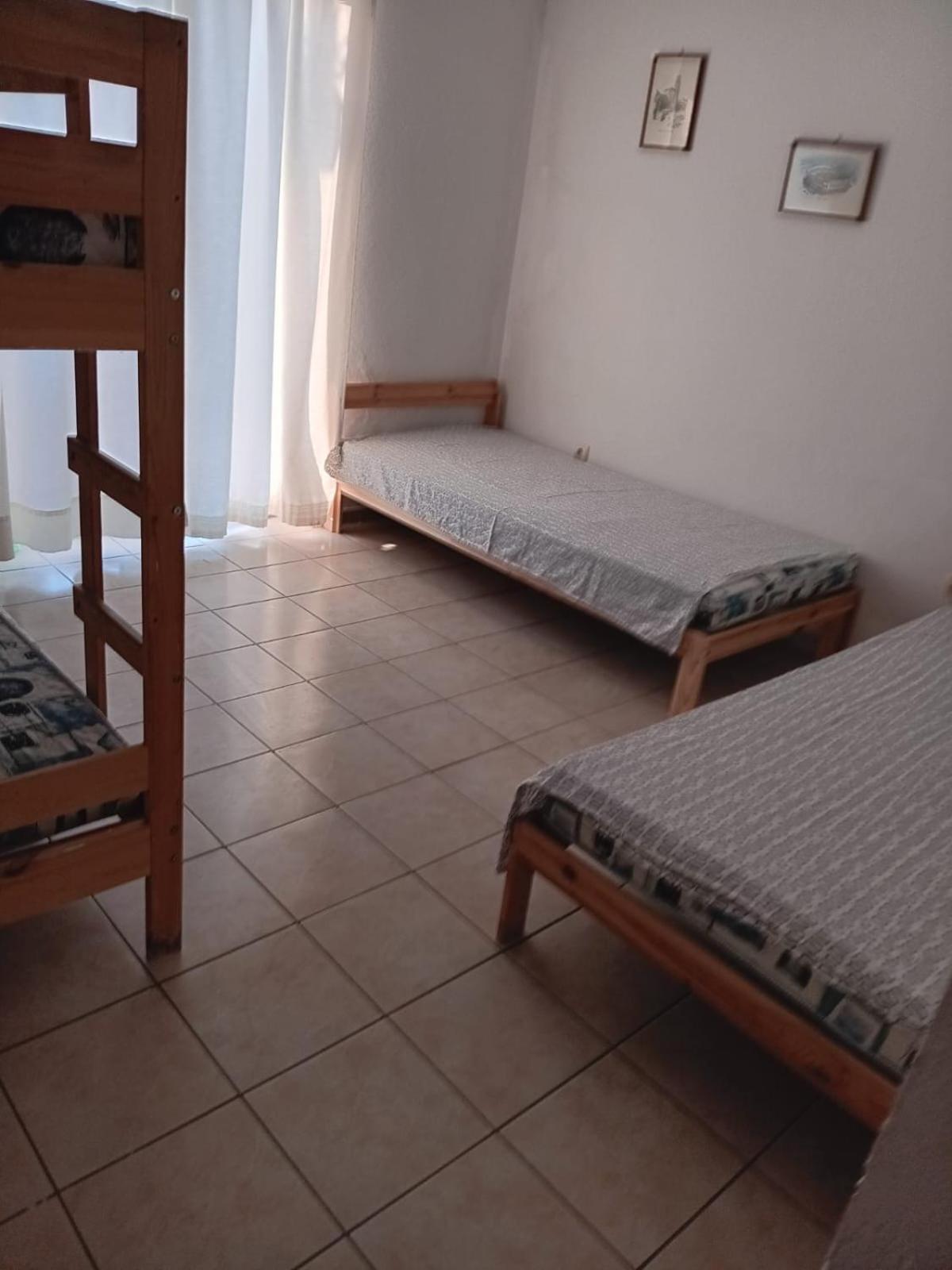 Central Studio Apartments & Dormitory Rooms Supetar Zewnętrze zdjęcie